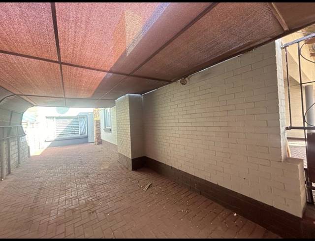 6 BEDROOM HOUSE FOR SALE IN VANDERBIJLPARK CW 6